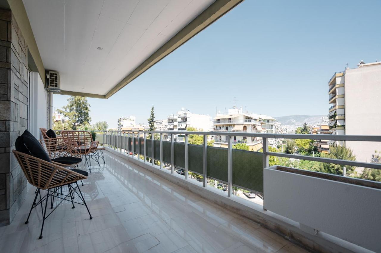Luxury 4 Bedrooms Apartment Near Flisvos Marina Pireus Eksteriør bilde
