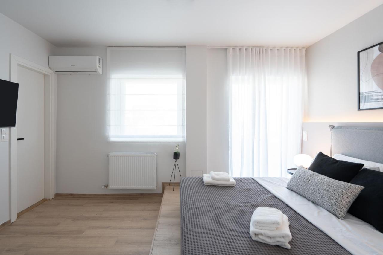 Luxury 4 Bedrooms Apartment Near Flisvos Marina Pireus Eksteriør bilde