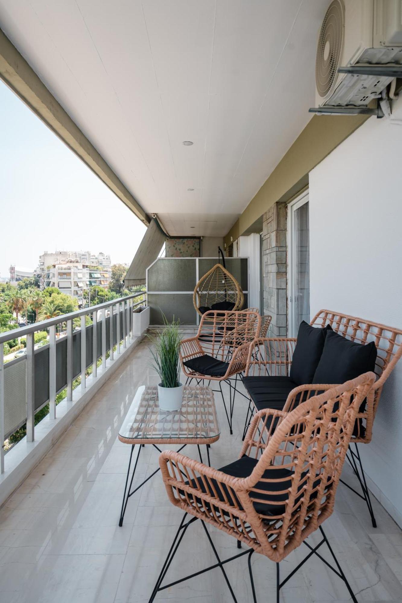 Luxury 4 Bedrooms Apartment Near Flisvos Marina Pireus Eksteriør bilde