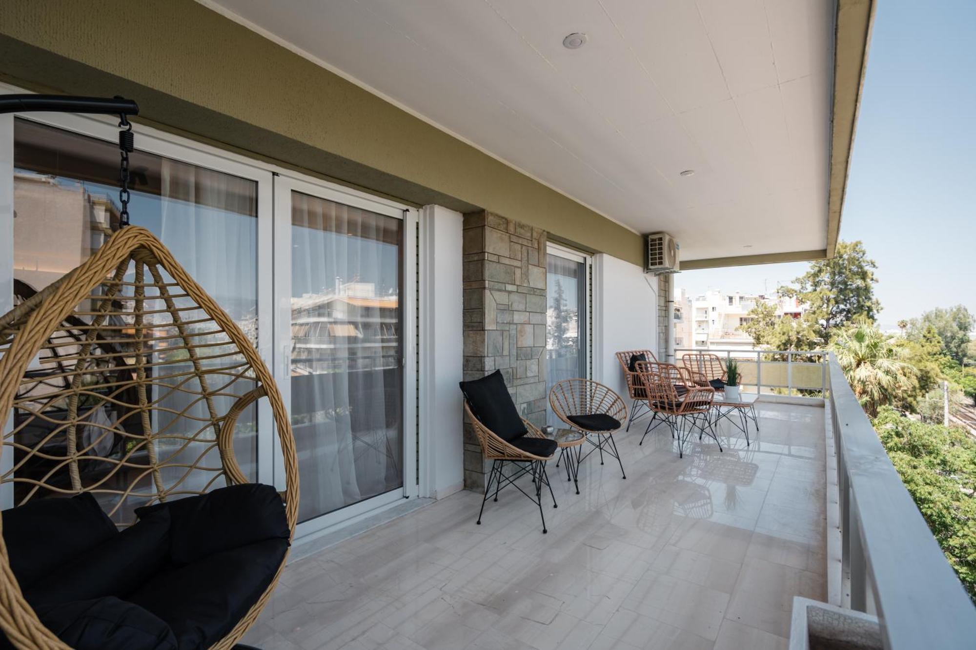 Luxury 4 Bedrooms Apartment Near Flisvos Marina Pireus Eksteriør bilde
