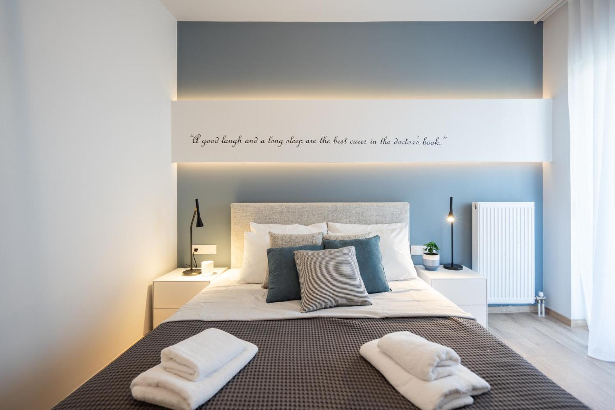 Luxury 4 Bedrooms Apartment Near Flisvos Marina Pireus Eksteriør bilde