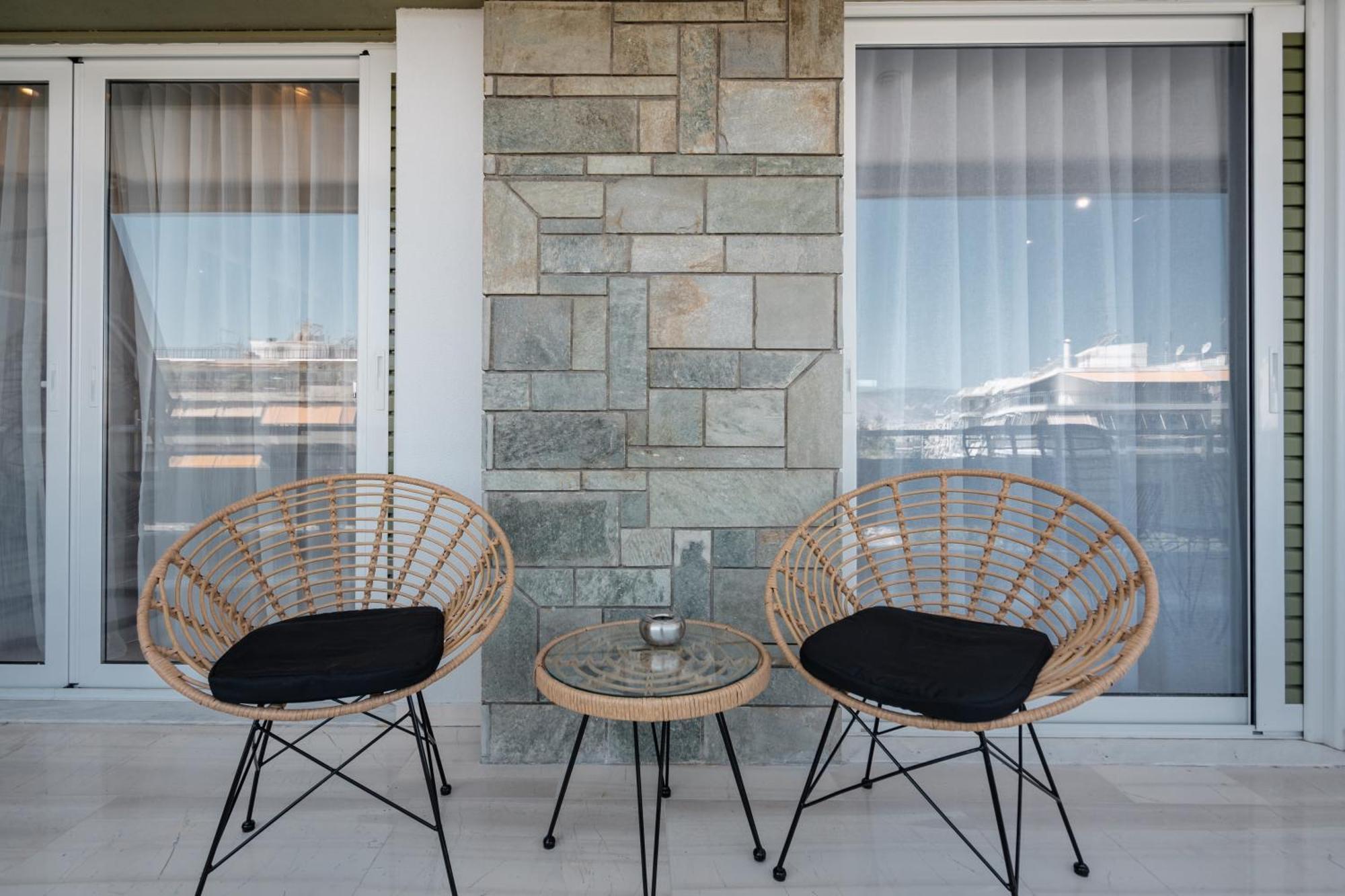 Luxury 4 Bedrooms Apartment Near Flisvos Marina Pireus Eksteriør bilde